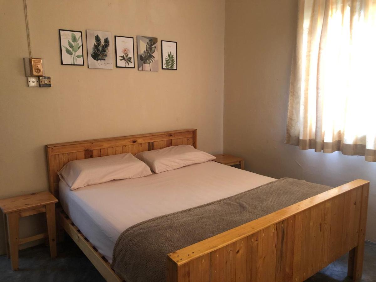 Little Cozy Homestay Кота Бару Екстериор снимка